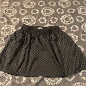 Super cute medium it’s silky skirt with pockets